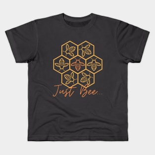 Just Bee - Geometric Bee Honeycomb - Queen Bee Being Circled By Workers Kids T-Shirt